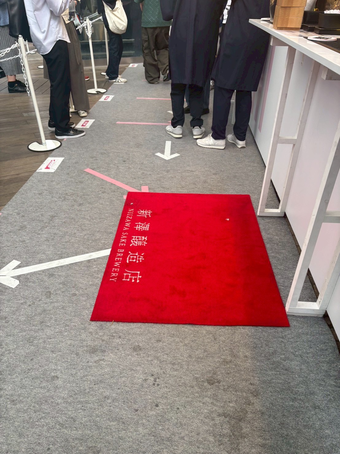 新澤醸造店ブースの行列