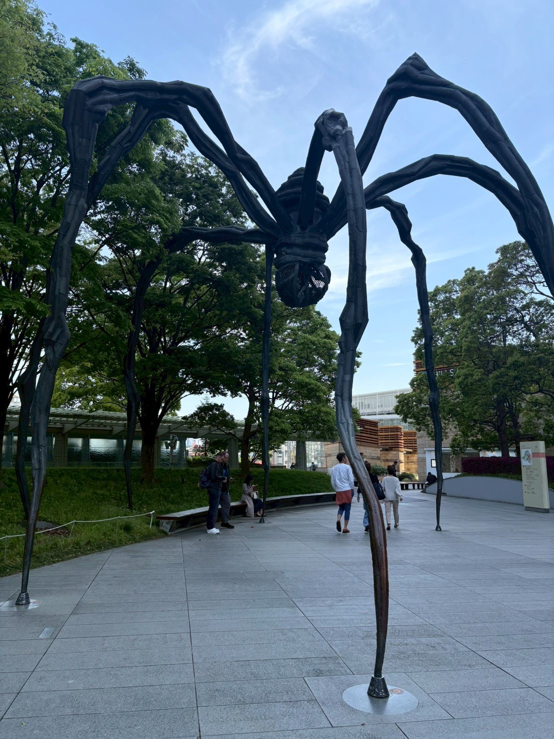 六本木ヒルズのママン